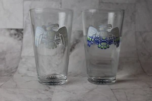 Color Changing! Native Hawks Heat Sensitive Pint Glass - Seattle Seahawks Themed - Picture 1 of 4