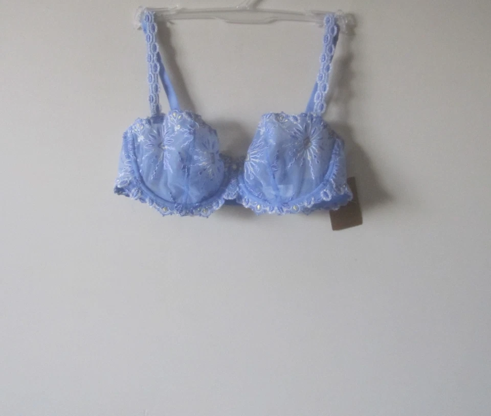 Sujetador Chantelle Vendome Demi 1905 32C, 32D, 34DD PRECIO DE VENTA SUGERIDO POR EL FABRICANTE 105,00 $ NUEVO CON ETIQUETAS Foto 1 de 1