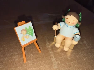 Wendt & Kühn, Engel mit Staffelei, braun, limitiert, vergoldete Bank, neu in OVP - Bild 1 von 1