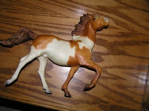 VINTAGE (1985) & RARE BREYER HORSE SPANISH BARB BUCKSHOT IN EXCELLENT CONDITION - Picture 1 of 2