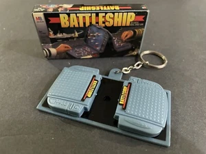 1999 VINTAGE MILTON BRADLEY MINIATURE BATTLESHIP KEY CHAIN W PIECES - Picture 1 of 2