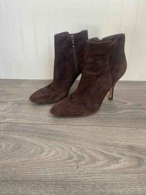 Женские ботильоны Via Spiga на каблуке 9 М шоколадно-коричневые замшевые с заостренным носком кожаные - Изображение 1 из 4