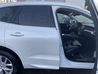 Volvo XC60 2018-2024 basculante derecho con poste blanco PC:707 AWD 25 K MOMENTUM 61345 Foto 1 de 4