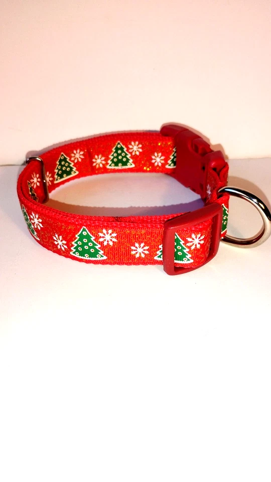 Collar de perro de Navidad Yappydays-Trees & Snowflakes con correas rojas Foto 1 de 1
