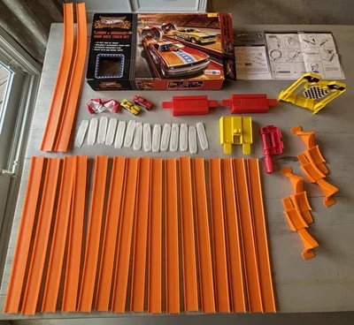 风火轮 Snake & Mongoo$e Drag Strip Demons Track Set Toys R Us 限定 — 第 1/4 张图片