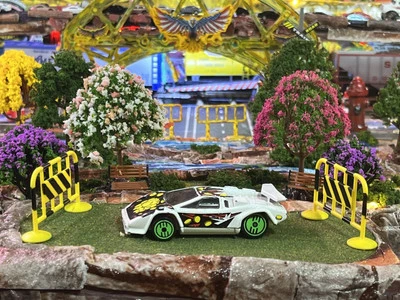 Hot Wheels 1987 Lamborghini Countach White Diecast USED EX Condition - Image 1 of 4