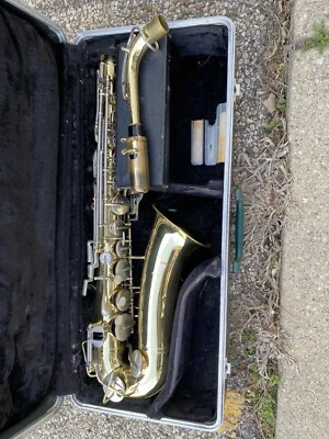 Bundy Alto Saxophone - Image 1 of 4