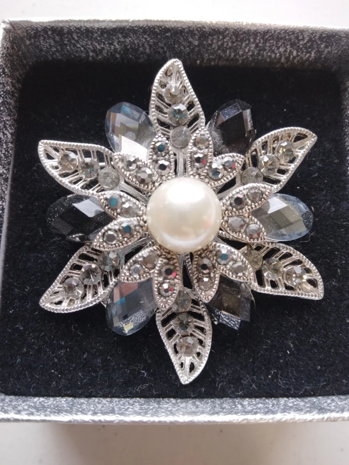 Broche Premier Designs pérolas noite fora tom prata flor gema lapela pingente - Imagem 1 de 4