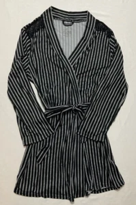 BCBGMAXAZRIA Morgenmantel und Pyjama Oberteil schwarz-weiß gestreift M - Bild 1 von 4