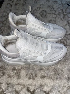 Alexander McQueen Tonal Oversized Runner Sneakers White 43.5EU/ 10.5US Show Wear - Picture 1 of 14
