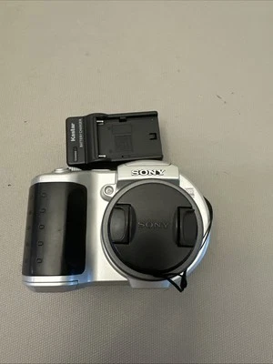 Sony Mavica MVC-CD250 2.0MP Digital Camera *Read - Изображение 1 из 4