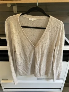 Splendido cardigan in maglia a forma di cuore colore beige chiaro M - Foto 1 di 6