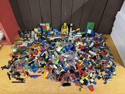 Lote a Granel LEGO, Homem-Aranha, Batman Outros Conjuntos 5,6 Lbs. - Imagem 1 de 4