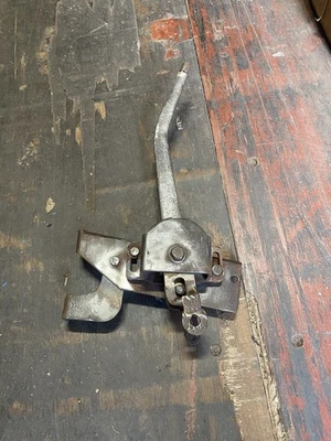 3 SPEED SHIFTER TRUCK CHEVY FORD MOPAR UNKNOWN B&M MR GASKET FOX CRAFT? - Image 1 of 4