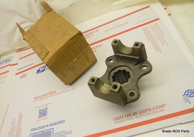 NOS Mopar 1962-1968 Dodge 400,500,600 with 433 4-speed MT & 540 5-speed MT  YOKE - Image 1 of 3