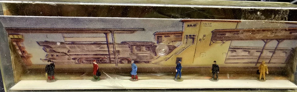 Merten 812 MALE Passenger Figures (6) for Z-Scale NOS - Image 1 of 4