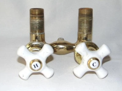 Старинные викторианские ЛАТУННЫЕ ФАРФОРОВЫЕ ручки для горячего и холодного крана для ванны - Изображение 1 из 4