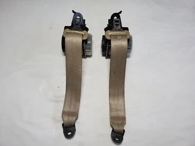 2004 - 2008 Mazda 3 Sedan Drivers & Passengers Rear Seat Belt Retractors - Изображение 1 из 4