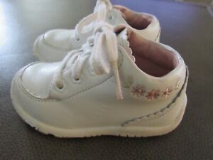 Stride Rite Rosie Size 5XW White Leather Baby Walking Shoes Sneakers