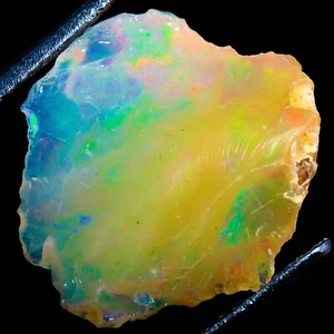 4.05Cts Awesome 100% Natural Welo Fire Ethiopian Opal Rough Gemstone 16x14x06mm - Picture 1 of 3