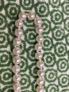 Pearl 18” Necklace Costume Jewelry - Picture 1 of 3