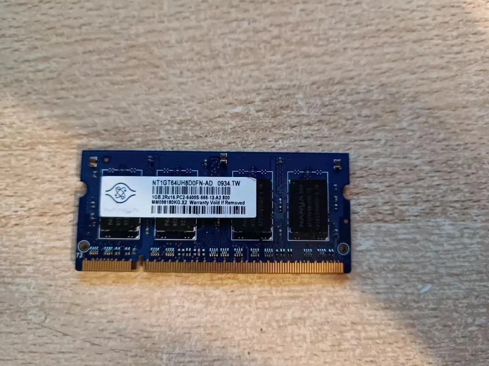 1Go RAM PC Portable NANYA NT1GT64UH8D0FN-AD PC2-6400U SODIMM DDR2 800MHz CL6 - Photo 1/1