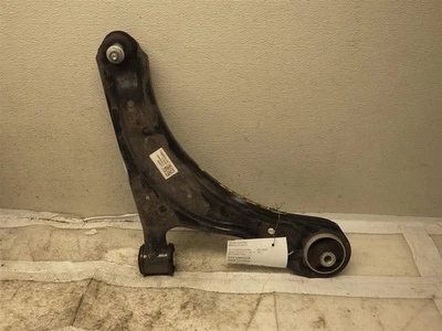 Brazo de control inferior delantero derecho Chevrolet Trax 2024-2025 tracción delantera 4559 Foto 1 de 4