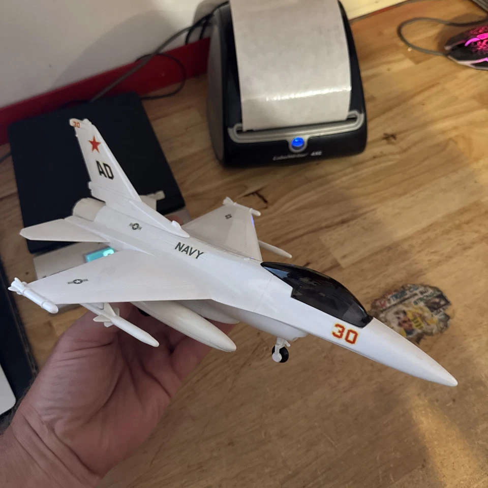 United States Navy F-16 Falcon Fighter Jet Vintage Spec Cast Collector 1995 WOW - Image 1 of 4