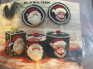 KIT DE LONA DE PLÁSTICO CAJA DE PAÑUELOS MR. & MRS. CLAUS #10319 - Imagen 1 de 2