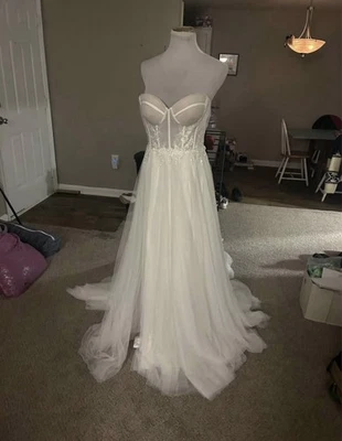 Maggie Sottero Ivory Gwen Wedding dress - Image 1 of 4
