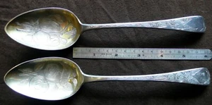 2er Set Sterling Servierlöffel m. gravierter Schale Crossley 1799 8,7"  - Bild 1 von 5