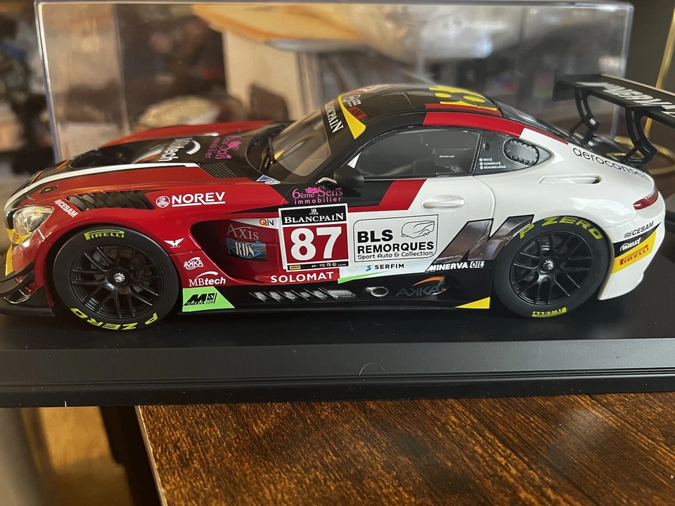 Norev Mercedes AMG GT3 Foto 1 de 4