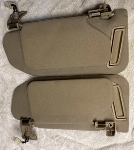 03-05 Infiniti Q45 Front LH & RG Sun Visor W/ Lamp W/ Mirror & Garage OpenerOEM - Picture 1 of 6