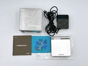 Console Nintendo Game Boy Advance SP Platinum Silver testata in scatola Giappone {veloce} - Foto 1 di 18