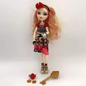 Mattel Ever After High Hat Tastic Party bambola bianca mela e accessori - DIFETTI - Foto 1 di 8