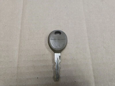 Llave de puerta de encendido marrón y cromada de fábrica Chrysler OEM Foto 1 de 2