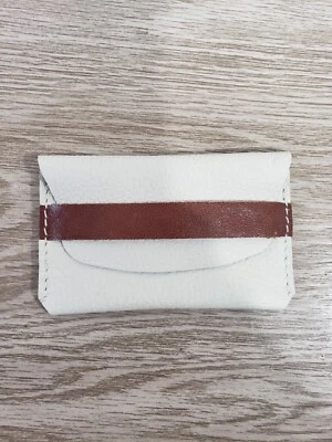 Cartera de cuero recuperado hecha a mano blanca y marrón Foto 1 de 4