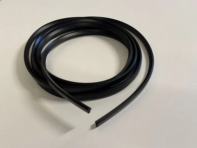 Tira decorativa moldeada para parabrisas delantero BMW E30 Coupé 318i 325 51311968445 negra Foto 1 de 3