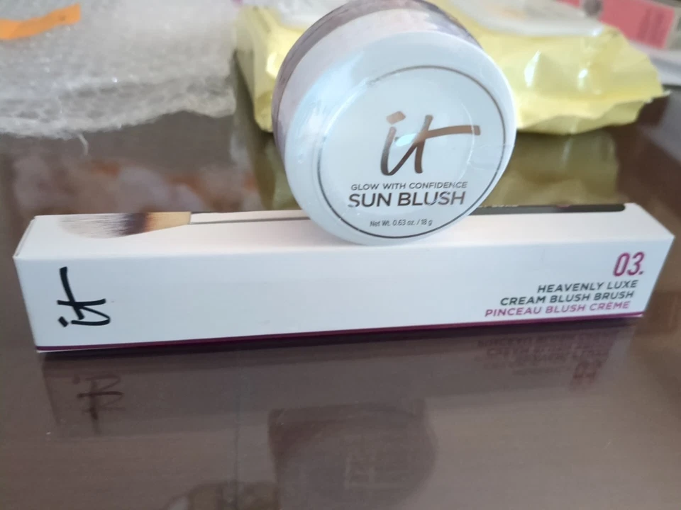 It Cosmetics Sun Blush  & Heavenly Luxe Cream Blush Brush NEW & Sealed - Image 1 of 1