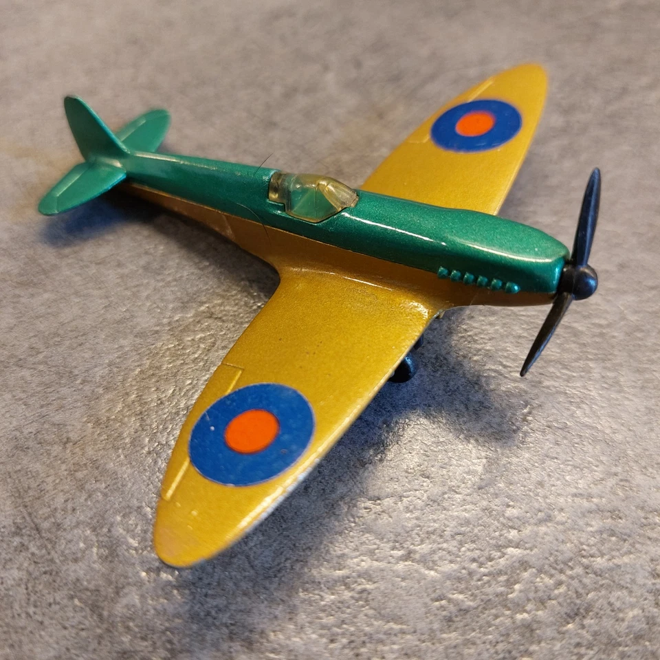 Matchbox Skybusters SB8 Spitfire 1973 Made in England - Immagine 1 di 3