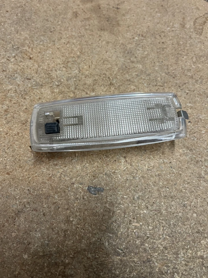 Lámpara de luz interior BMW Serie 3 E21 E30 E36 OEM Hella 63311363234 Foto 1 de 1