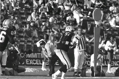 Lester Hayes Original 35mm Negative Aug 16 1986 Los Angeles Raiders VS Dallas - Image 1 of 2
