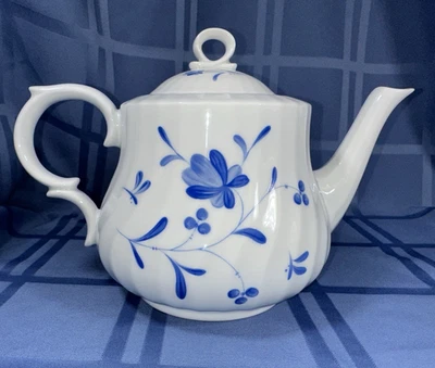 Bule de porcelana vintage 1983 Royal Worcester azul arco branco com tampa, 5 xícaras - Imagem 1 de 4