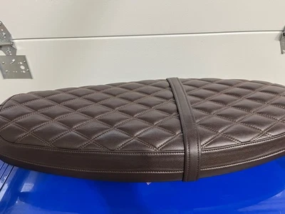 Asiento de banco Scrambler acolchado Triumph - A2310002 Foto 1 de 3