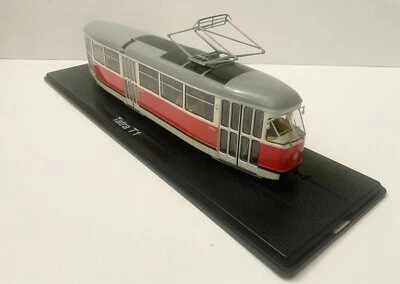 Tranvía Tatra T1 rojo/beige SSM modelos a escala de arranque 1/43 1952 - 1958 Foto 1 de 4