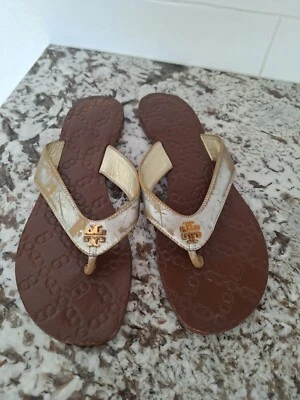 Sandalias Chanclas TORY BURCH Thora Marrón Plata Cuero Dorado Logo Talla 10M Foto 1 de 4