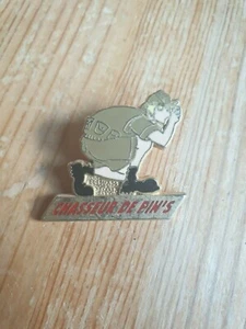 Chasseur De Pin's - Enamel Pin Badge - Foto 1 di 1