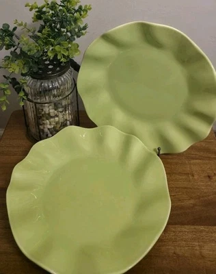 Crate & Barrel Ruffle Edge Dinner Plate Set/2  Susie E 12" Green VGUC READ DESCR - Image 1 of 4
