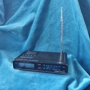 Rare, Vintage CR-311 AM/FM Radio Alarm Clock. - Picture 1 of 8