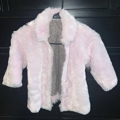 Abrigo de piel rosa CachCach para niñas 24M usado en excelente estado forro de leopardo Foto 1 de 4
